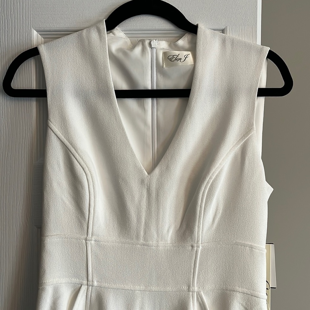 Eliza jay size 4 ivory, V-neck sleeveless hi low dress with pockets NWT